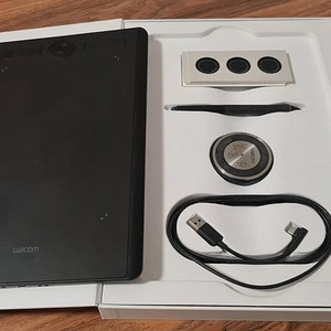 Wacom Intuos Pro North PTH-660-N, bluetooth, M suurus (2 foto / 2)