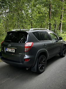 Toyota RAW 4 (3 фото из 15)