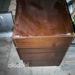 Продаются 2 старых шкафа.