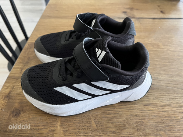 Кроссовки Adidas для мальчиков 28 размера (фото #1)