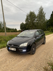 Ford Focus 1.6tdci 66kw 2006 (1 foto / 13)