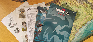 Настольная игра D&D Essentials kit + Starter set ENG (5 фото из 8)