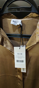 Uus ülisuur suurte kätistega satiinsärk NA-KD (4 foto / 6)