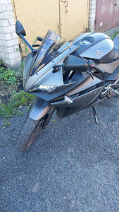 YAMAHA YZF-R125 2012 (8 foto / 9)