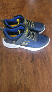 Кроссовки 37 (3 фото из 3)