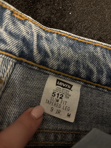 Müüa naiste originaalsed Levi's teksad (4 foto / 5)