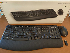 Microsoft Wireless Comfort 5050 Desktop Keyboard and Mouse