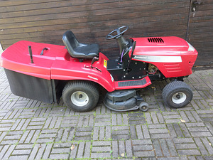 Murutraktor JONSERED ICTH16 (1 foto / 5)