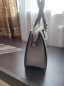 Сумка Yves Saint Laurent (2 фото из 3)