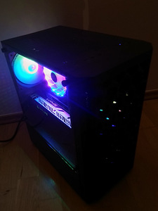 Xeon E5 2689/X79/32GB/SSD 256GB/Radeon RX 470 8GB (2 foto / 10)