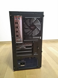 Xeon E5 2689/X79/32GB/SSD 256GB/Radeon RX 470 8GB (6 foto / 10)