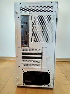 Ryzen 5 3600/A520M/16GB RAM/SSD 512GB/RX 5700 XT OC 8GB (5 foto / 10)