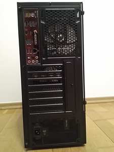 Ryzen 5 3500X/AX320/16GB RAM/SSD 240GB/RX 5700 XT OC 8GB (7 foto / 10)