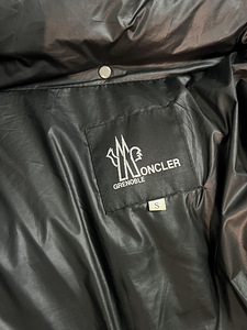 Moncler (2 foto / 3)