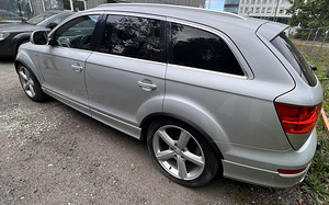 Ауди Q7 (2 фото из 5)