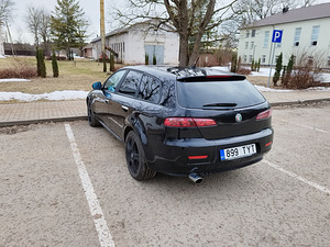 Alfa Romeo 159 (4 foto / 6)