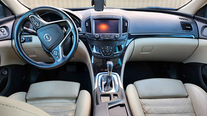 Opel Insignia 2015 (6 foto / 8)