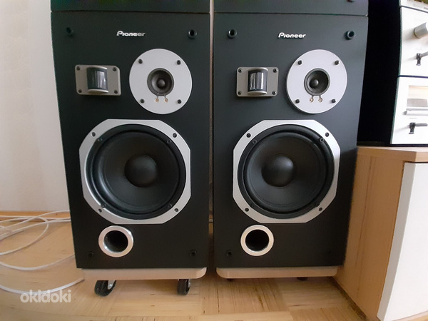 Müügil on Pioneer kõlari komplekt