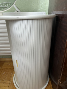Столик косметический (3 фото из 3)