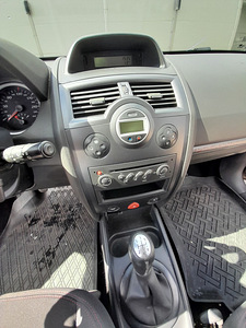 RENAULT MEGANE 1.6 82 kW (7 foto / 10)