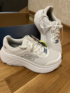 Skechers tossud (1 foto / 5)