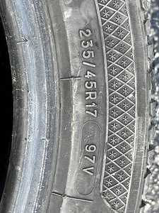 R17 235/45/R17 KLEBER (3 foto / 6)