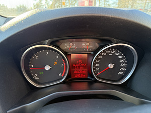 Ford Mondeo 2010 (7 foto / 11)