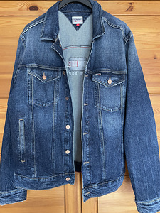 Мужская джинсовая куртка Tommy Hilfiger.