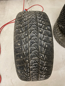 225/40 R18 naastrehvid (1 foto / 4)