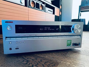Onkyo TX-NR709 7.2 Channel Network A/V ressiiver (1 foto / 3)