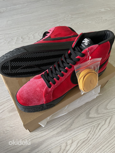 Nike SB Zoom Blazer Mid ISO RED (foto #1)