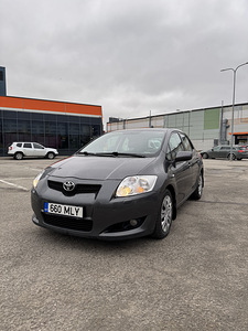 Toyota auris (2 foto / 12)