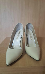 Туфли лодочки (2 фото из 5)