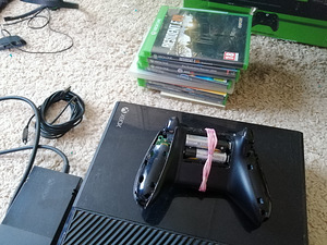 XBOX ONE 250 G (4 foto / 4)