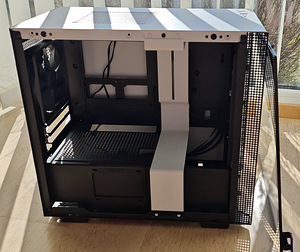 NZXT H210 Mini-ITX Korpus (5 foto / 9)