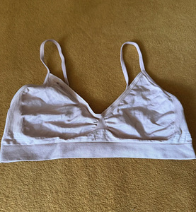 Comfortable Seamless Bralette in Light Pink (1 foto / 1)