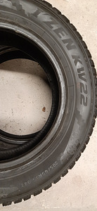 205 / 65R15 Kumho I'zen kw22 узор 7мм (2 фото из 4)