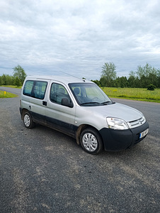Auto Citroen Berlingo (5 foto / 15)