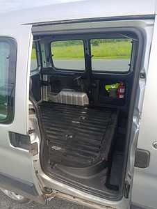 Auto Citroen Berlingo (6 foto / 15)