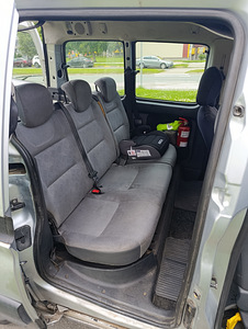 Auto Citroen Berlingo (11 foto / 15)