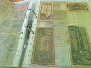 Мировые деньги (5 фото из 10)