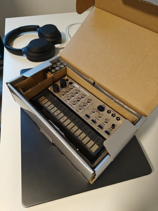 Аналоговый синтезатор Korg Volca Keys (1 фото из 4)