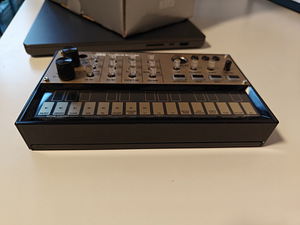Аналоговый синтезатор Korg Volca Keys (3 фото из 4)