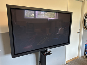 Televiisor 50" koos korraliku jalaga (2 foto / 4)