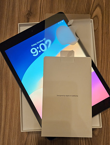Apple iPad 8th Generation (10.2-inch, Wi-Fi + Cellular) (5 foto / 5)