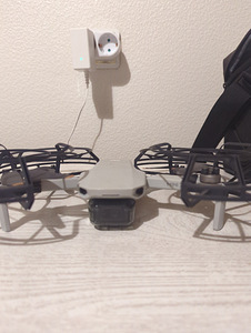 Продам дрон MAVIC MINI 2 Флай мор комбо с защитой пропеллер (2 фото из 4)