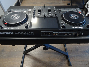 DJ-контроллер Numark Mixstream Pro (3 фото из 7)