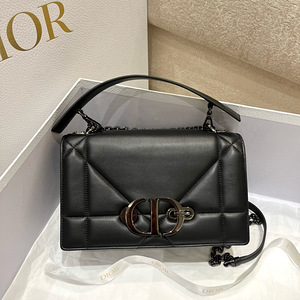 Dior Montaigne Must kott (1 foto / 4)