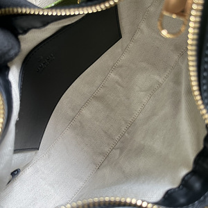 GUCCI GG Matelassé Small Shouder Bag In Black 739709 Size 27 (3 foto / 4)