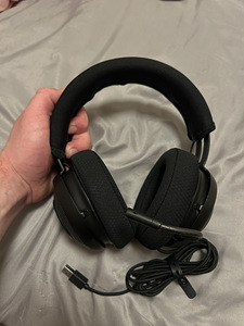 Mängurikõrvaklapid Razer Kraken Pro V2 (2 foto / 3)